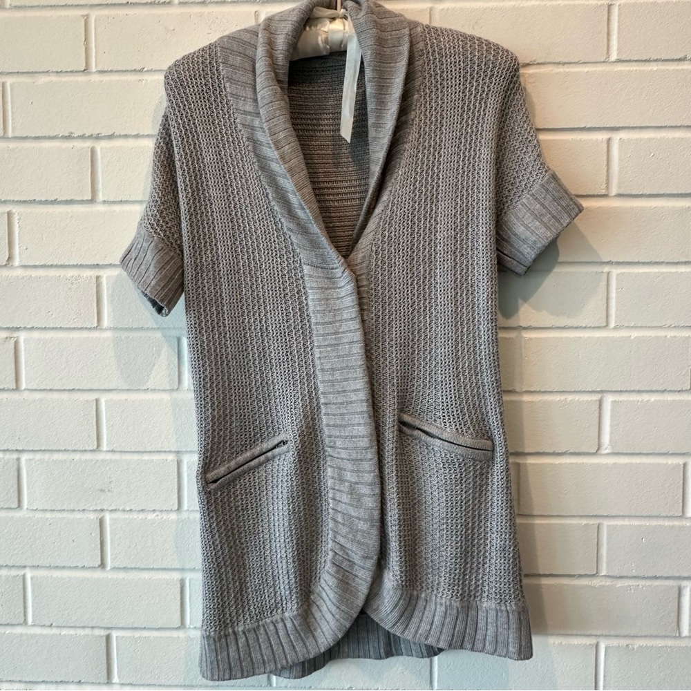 Athleta - gray sweater - short sleeved - size XS